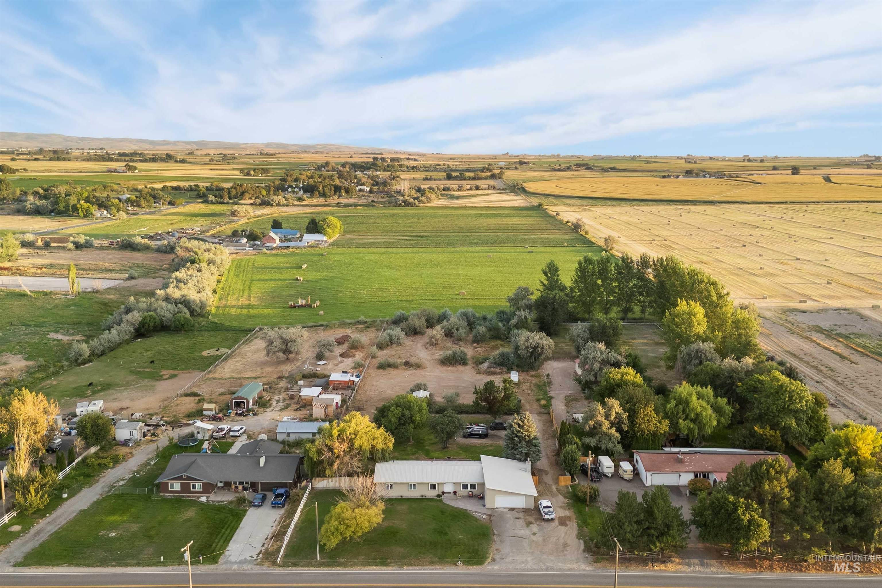 2681 E 3700 N, Twin Falls, Idaho 83301, 4 Bedrooms, 2 Bathrooms, Residential For Sale, Price $550,000,MLS 99001048