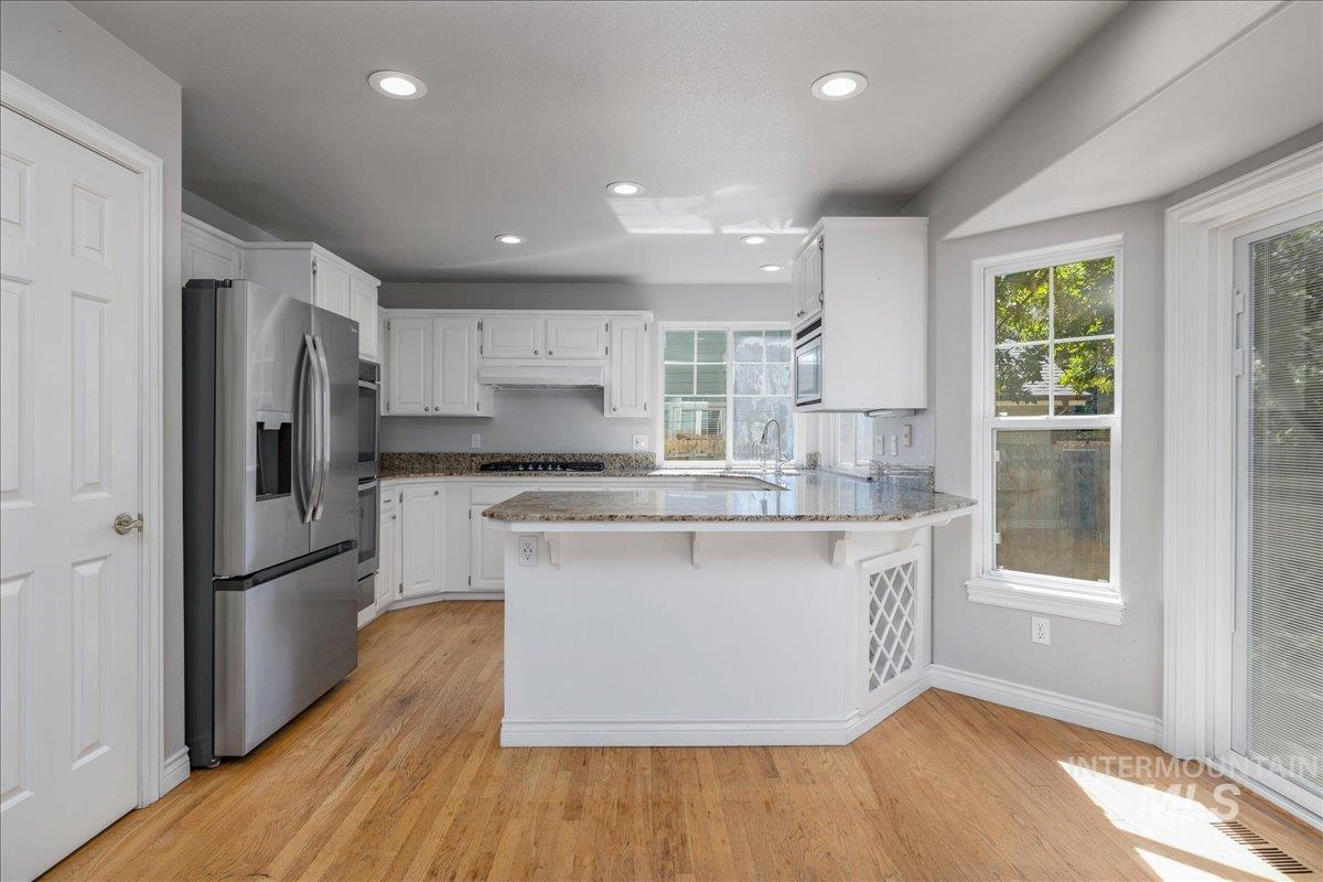 366 E Brookhollow Dr, Boise, Idaho 83716, 3 Bedrooms, 2.5 Bathrooms, Residential For Sale, Price $585,000,MLS 99001052