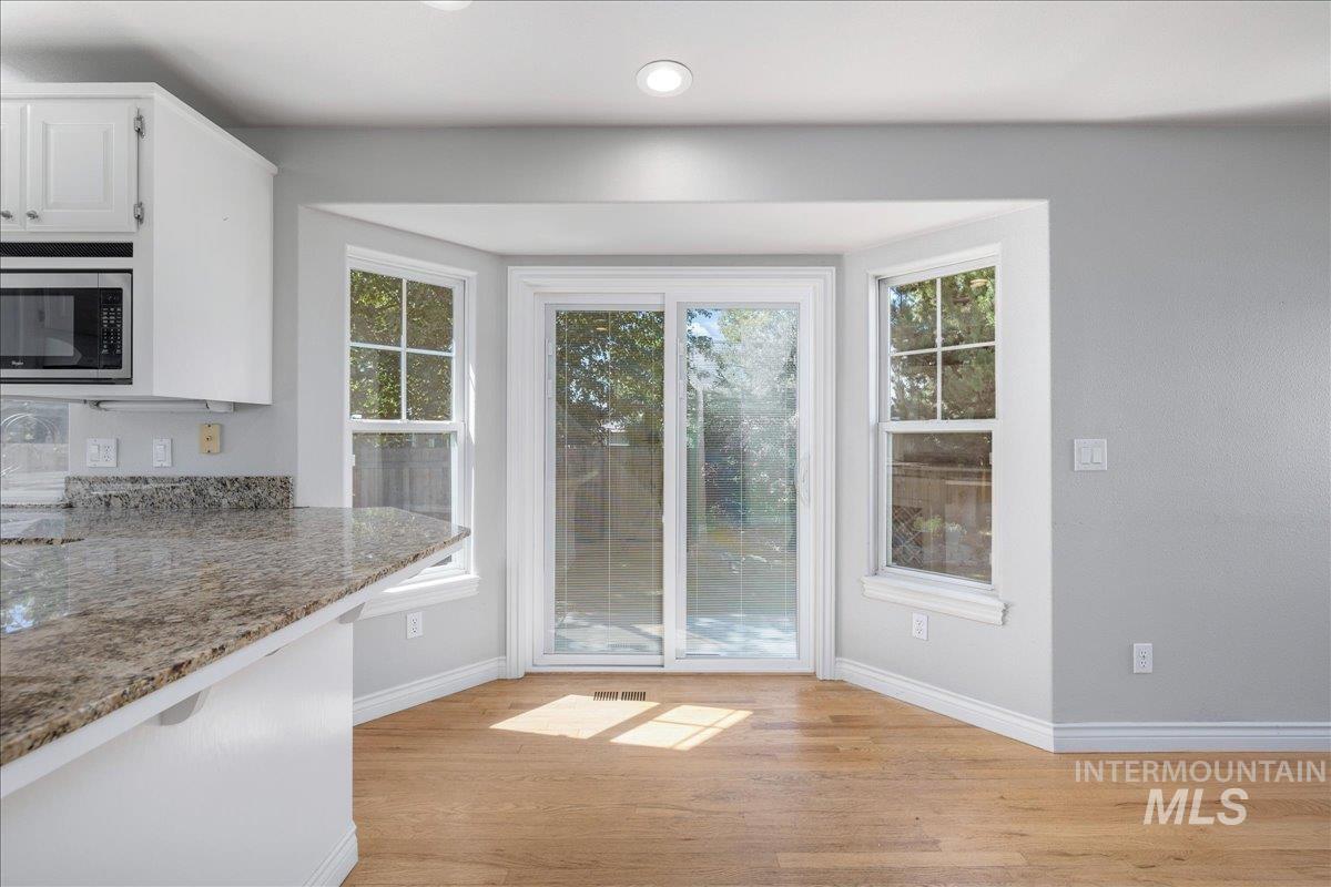 366 E Brookhollow Dr, Boise, Idaho 83716, 3 Bedrooms, 2.5 Bathrooms, Residential For Sale, Price $585,000,MLS 99001052