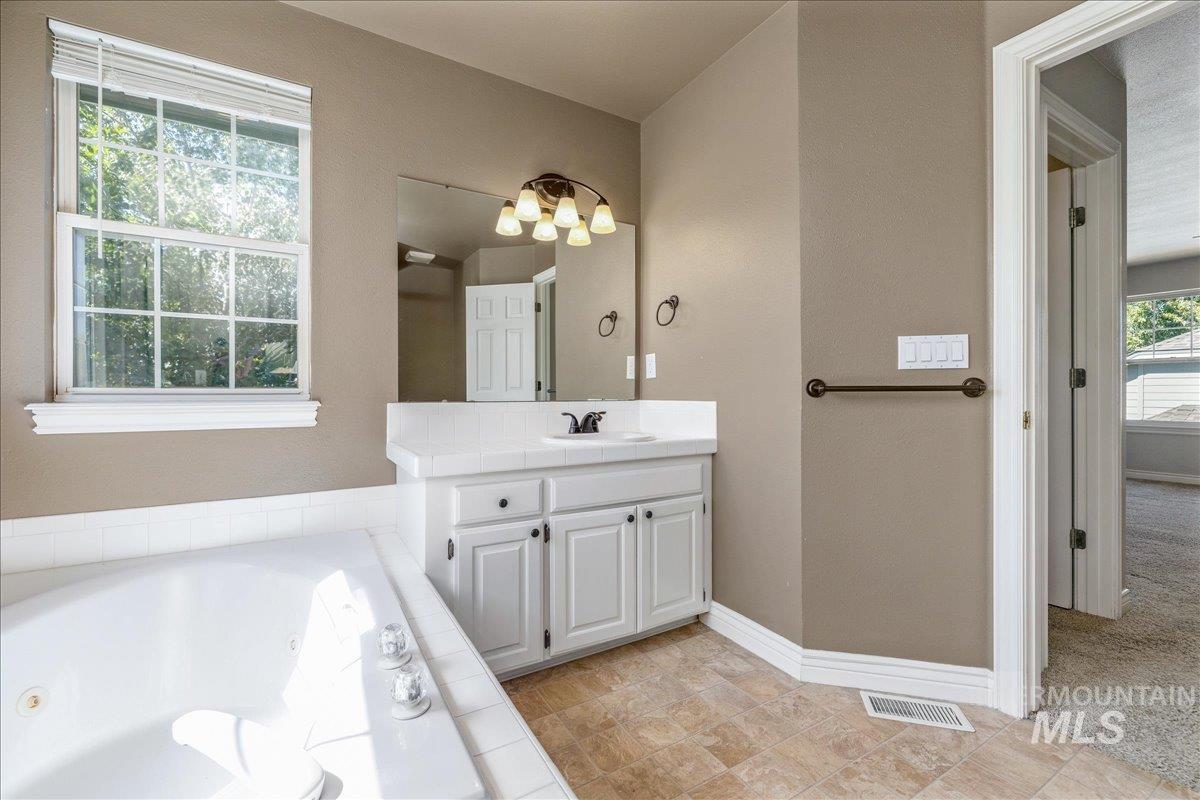 366 E Brookhollow Dr, Boise, Idaho 83716, 3 Bedrooms, 2.5 Bathrooms, Residential For Sale, Price $585,000,MLS 99001052