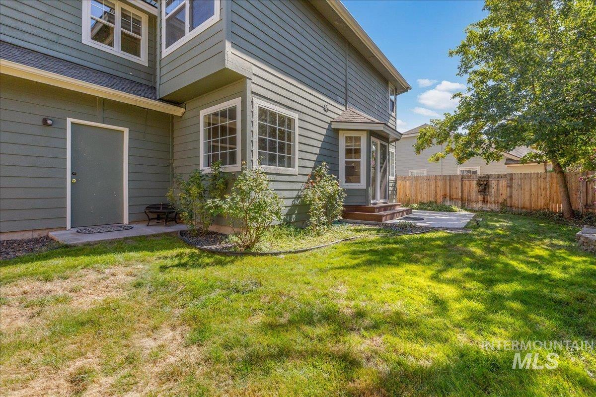 366 E Brookhollow Dr, Boise, Idaho 83716, 3 Bedrooms, 2.5 Bathrooms, Residential For Sale, Price $585,000,MLS 99001052