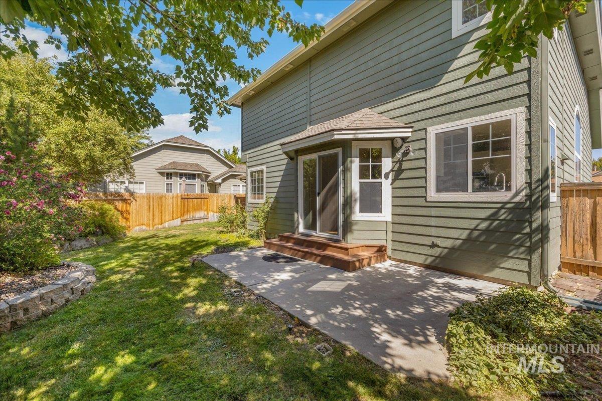 366 E Brookhollow Dr, Boise, Idaho 83716, 3 Bedrooms, 2.5 Bathrooms, Residential For Sale, Price $585,000,MLS 99001052