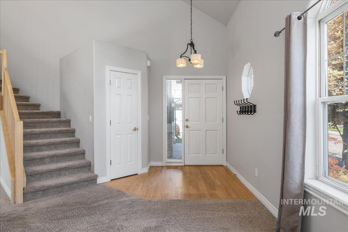 366 E Brookhollow Dr, Boise, Idaho 83716, 3 Bedrooms, 2.5 Bathrooms, Residential For Sale, Price $585,000,MLS 99001052