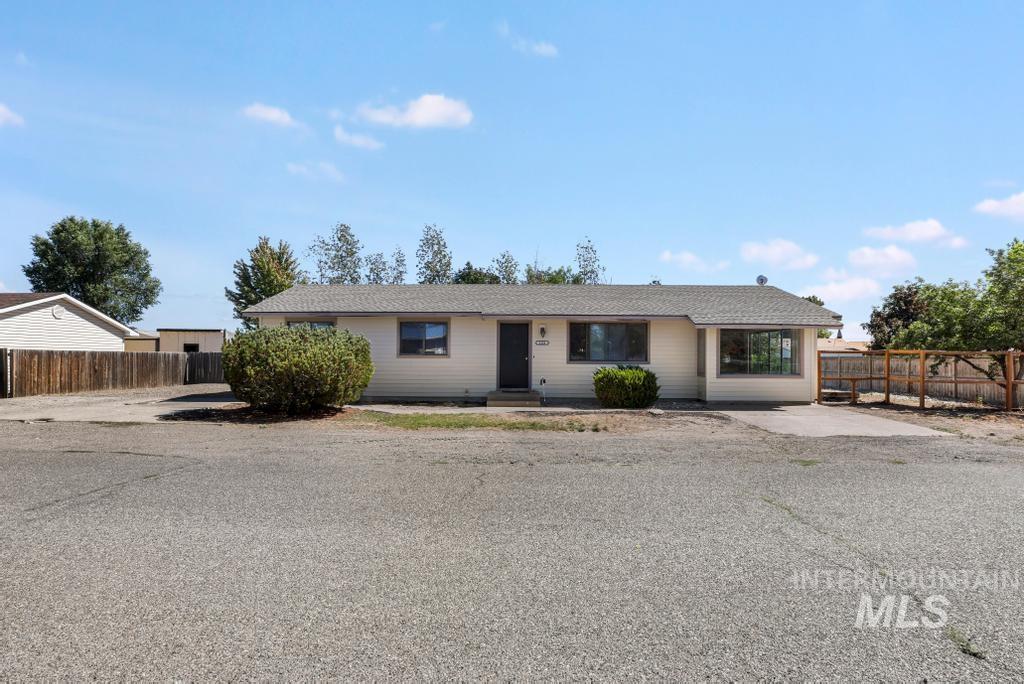 2220 Macs Ave, Heyburn, Idaho 83336, 3 Bedrooms, 1 Bathroom, Residential For Sale, Price $264,900,MLS 99001056