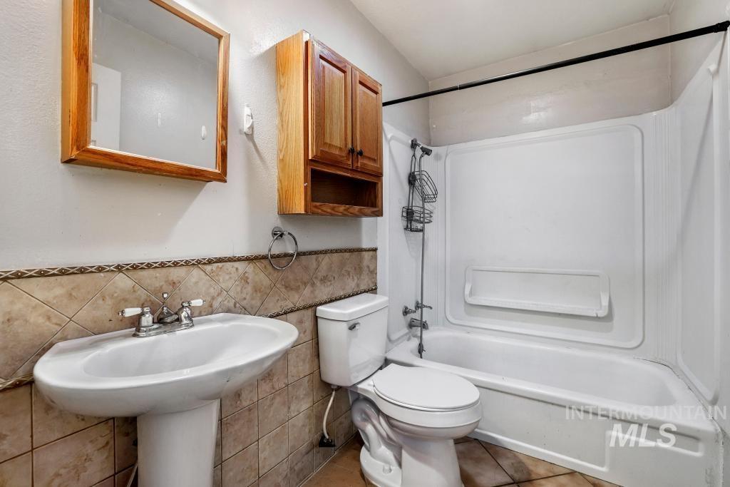 2220 Macs Ave, Heyburn, Idaho 83336, 3 Bedrooms, 1 Bathroom, Residential For Sale, Price $264,900,MLS 99001056