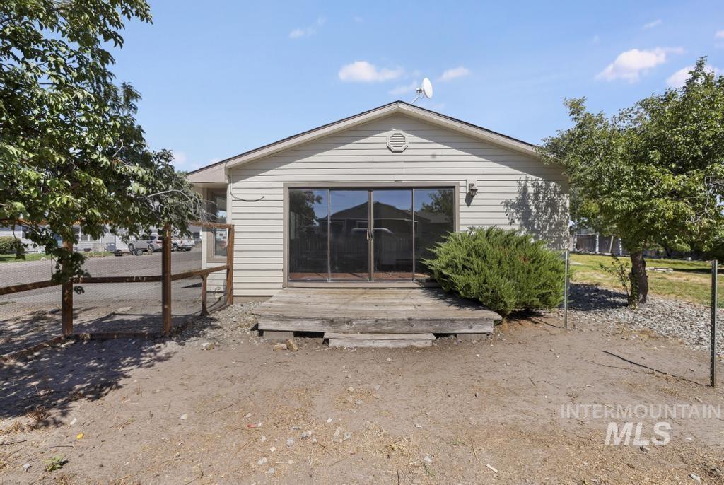 2220 Macs Ave, Heyburn, Idaho 83336, 3 Bedrooms, 1 Bathroom, Residential For Sale, Price $264,900,MLS 99001056