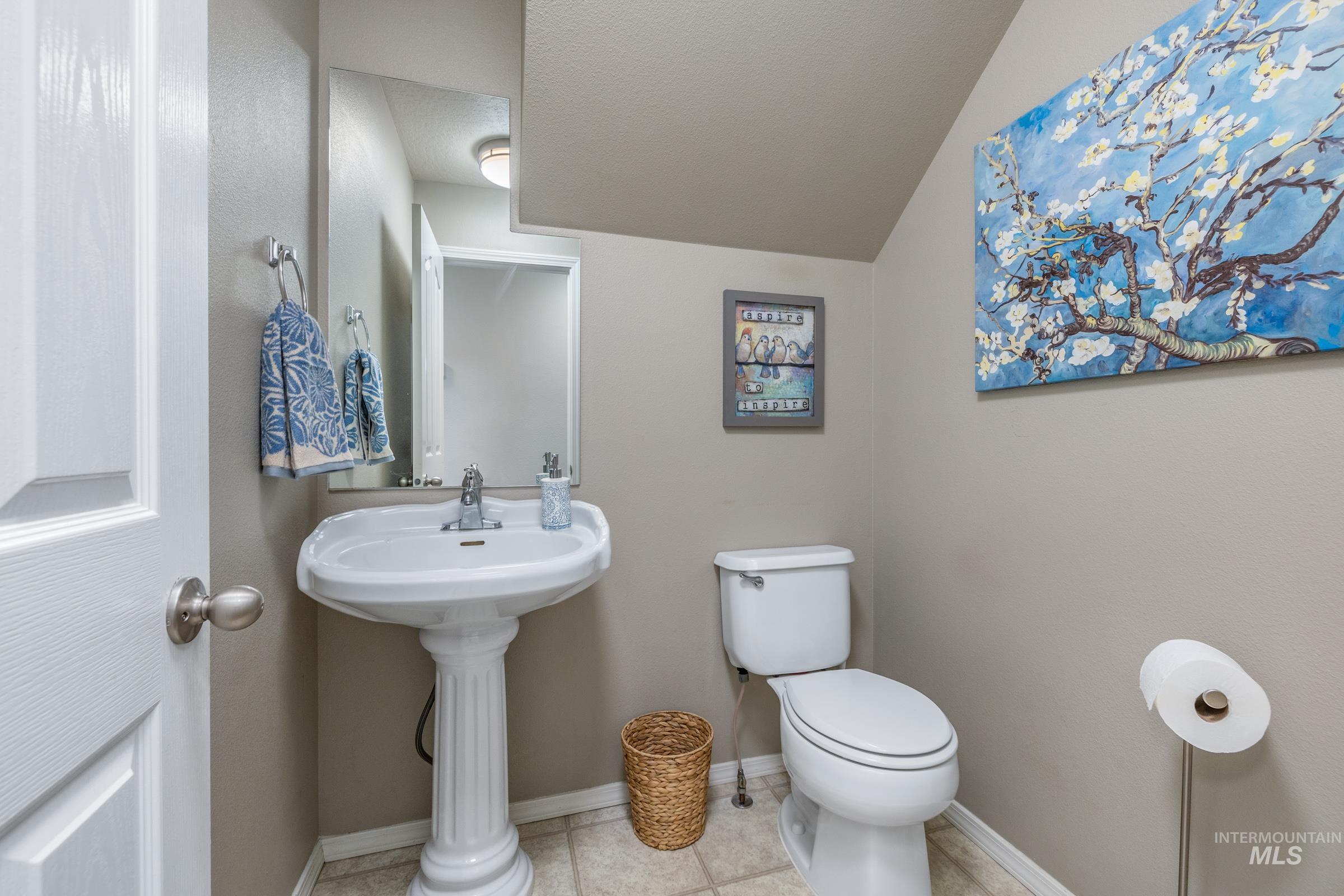 9727 W Geronimo Court, Boise, Idaho 83709, 4 Bedrooms, 2.5 Bathrooms, Residential For Sale, Price $600,000,MLS 99001057