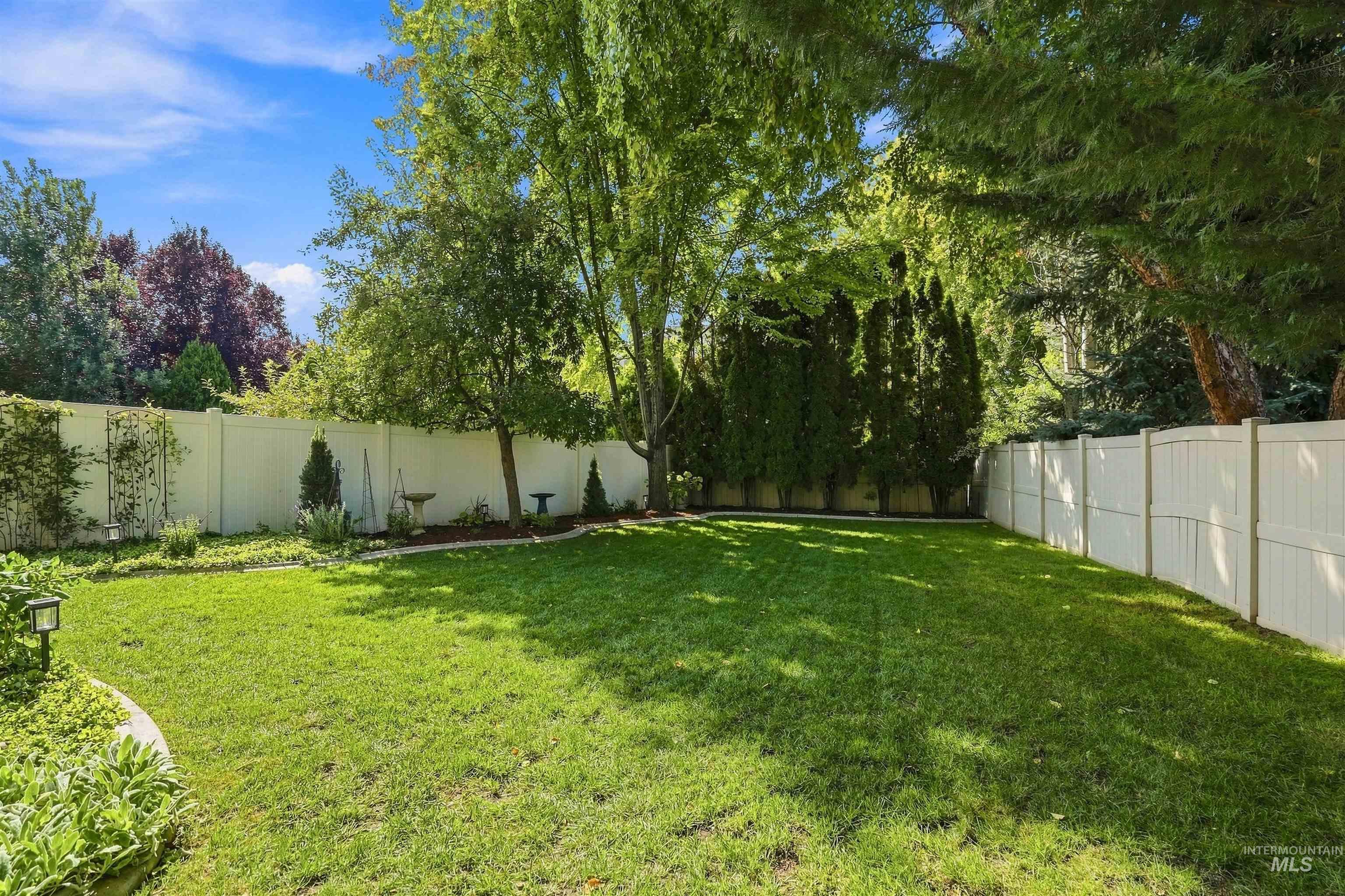 663 N Shadowfox PL, Eagle, Idaho 83616, 3 Bedrooms, 2.5 Bathrooms, Residential For Sale, Price $444,000,MLS 99001059