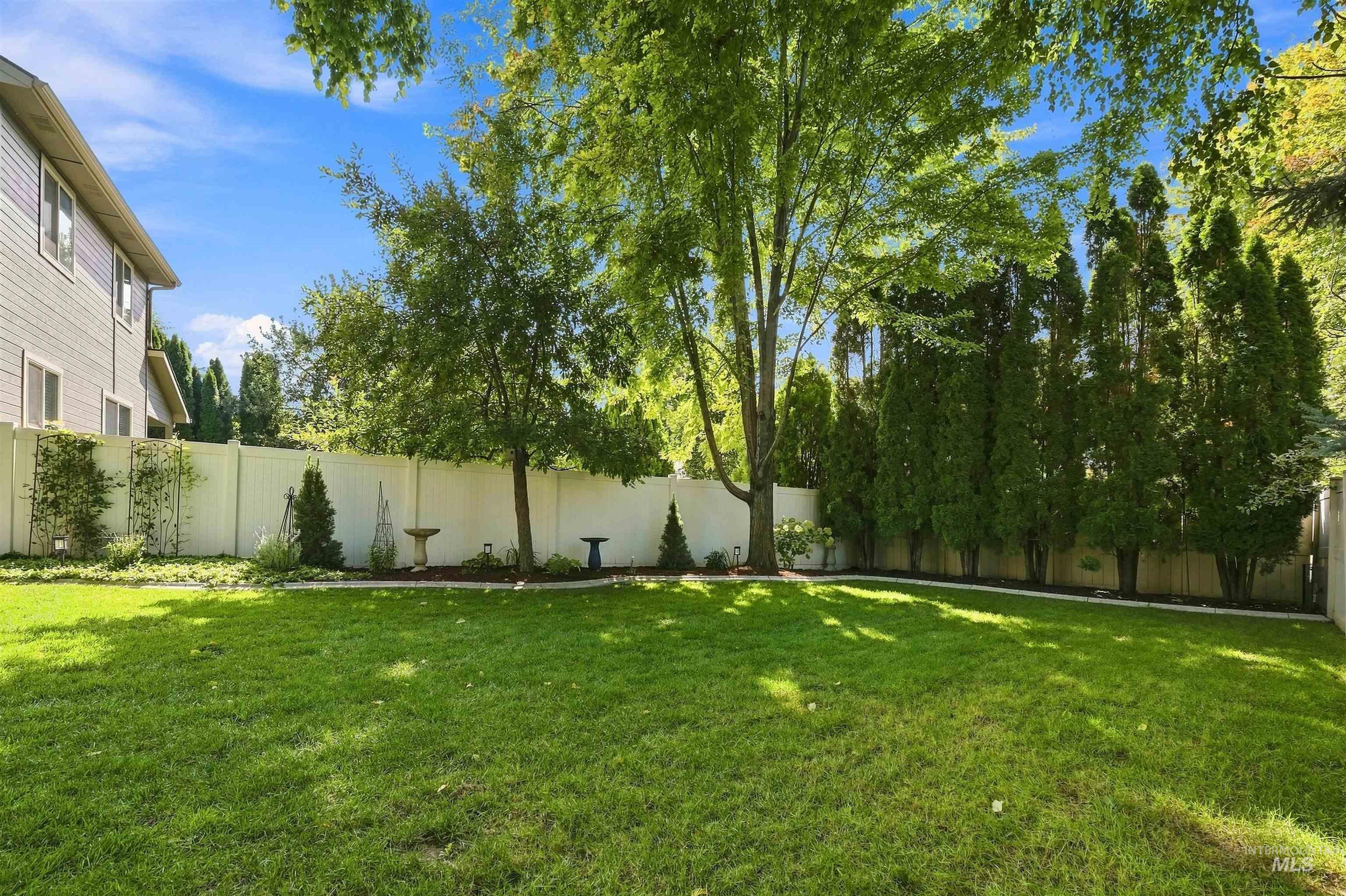 663 N Shadowfox PL, Eagle, Idaho 83616, 3 Bedrooms, 2.5 Bathrooms, Residential For Sale, Price $444,000,MLS 99001059