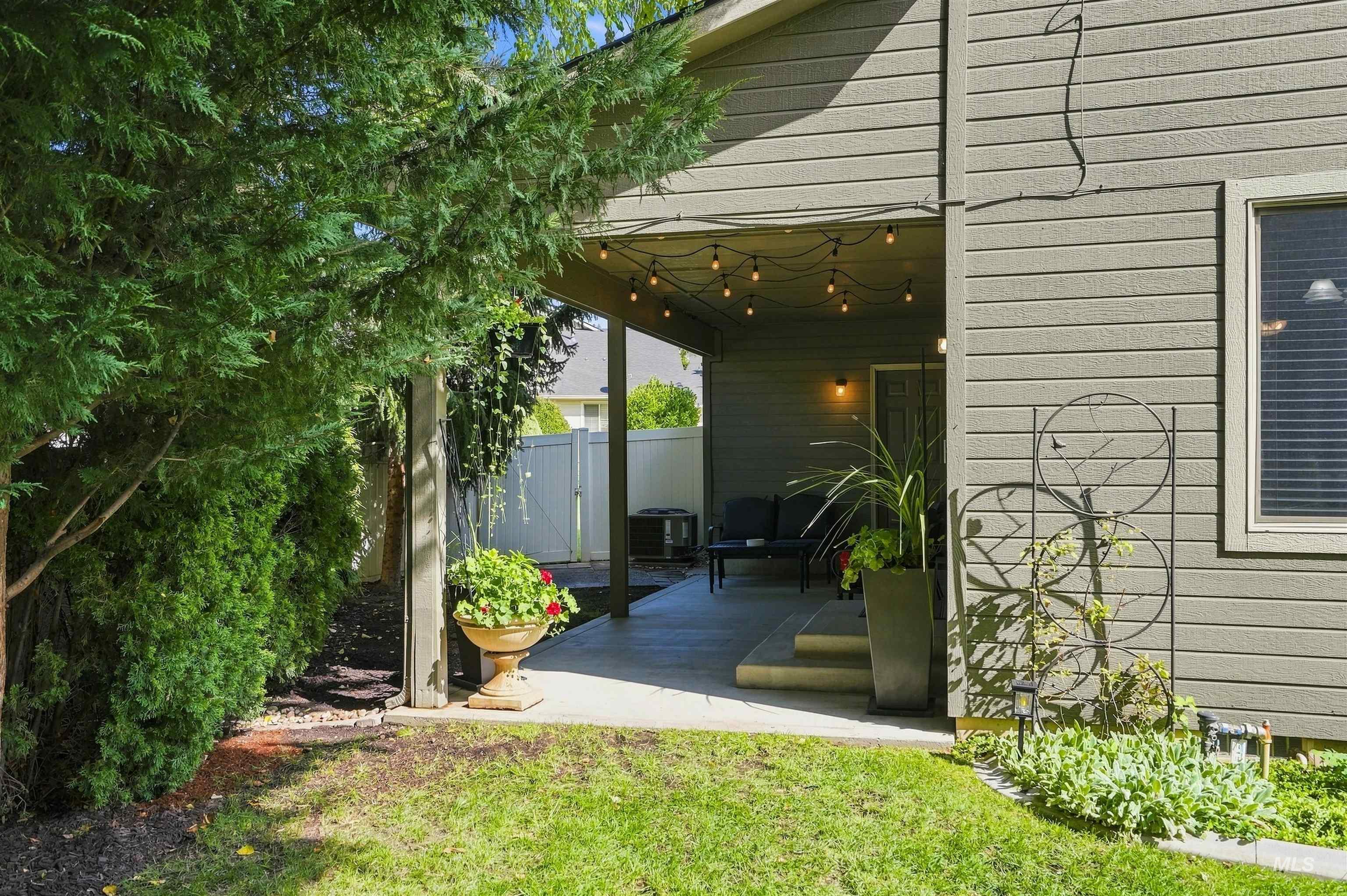 663 N Shadowfox PL, Eagle, Idaho 83616, 3 Bedrooms, 2.5 Bathrooms, Residential For Sale, Price $444,000,MLS 99001059