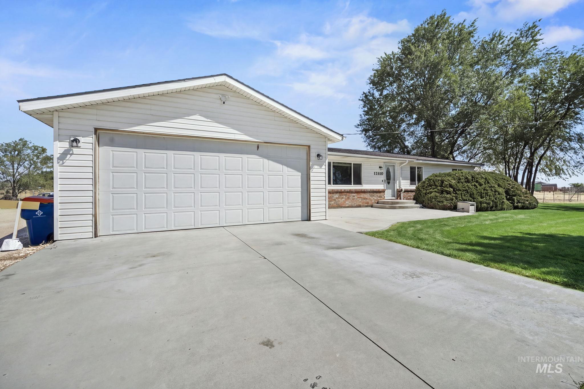 13270 S Cloverdale Road, Kuna, Idaho 83634, 3 Bedrooms, 2 Bathrooms, Residential For Sale, Price $825,000, 99001065