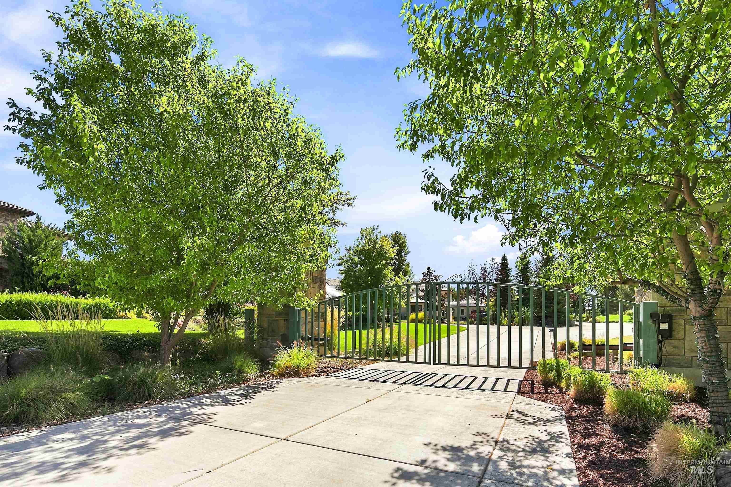 6462 N. Spurwing Ln., Meridian, Idaho 83646, 4 Bedrooms, 5 Bathrooms, Residential For Sale, Price $2,599,900, 99001072