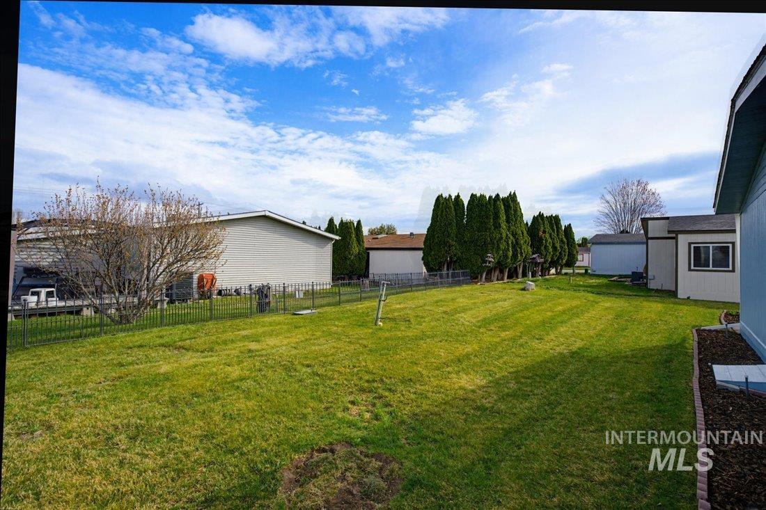 1907 W Flamingo Ave #44, Nampa, Idaho 83651, 3 Bedrooms, 2 Bathrooms, Residential For Sale, Price $175,000,MLS 99001079