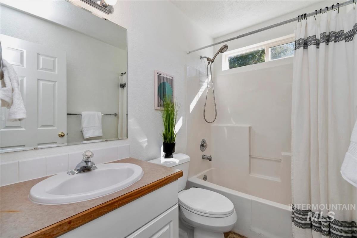 6223 W Villa Park Street, Boise, Idaho 83703, 2 Bedrooms, 2 Bathrooms, Residential For Sale, Price $374,900, 99001080