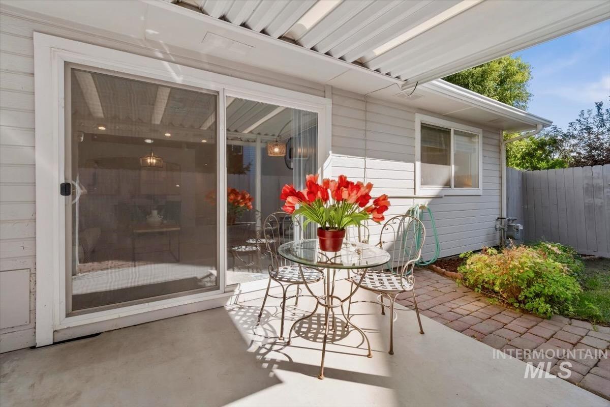 6223 W Villa Park Street, Boise, Idaho 83703, 2 Bedrooms, 2 Bathrooms, Residential For Sale, Price $374,900, 99001080