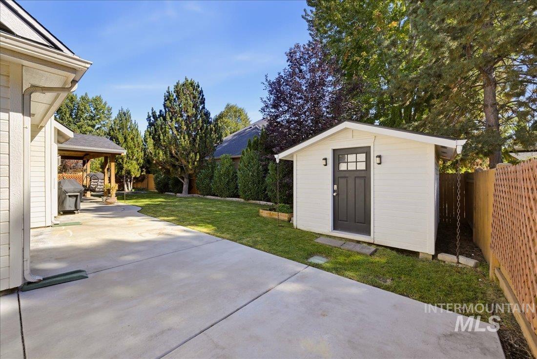2573 E Ridgedale Dr., Eagle, Idaho 83616, 4 Bedrooms, 2.5 Bathrooms, Residential For Sale, Price $689,500, 99001081