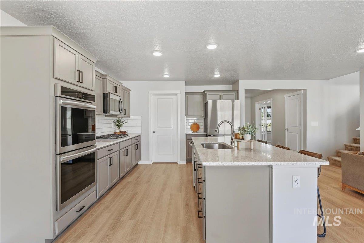 10138 W Gladiola St, Star, Idaho 83669, 4 Bedrooms, 2.5 Bathrooms, Residential For Sale, Price $599,990,MLS 99001088