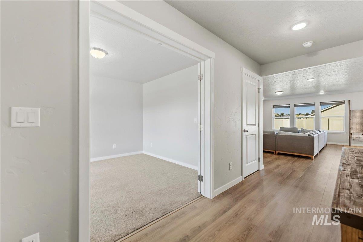 10138 W Gladiola St, Star, Idaho 83669, 4 Bedrooms, 2.5 Bathrooms, Residential For Sale, Price $599,990,MLS 99001088