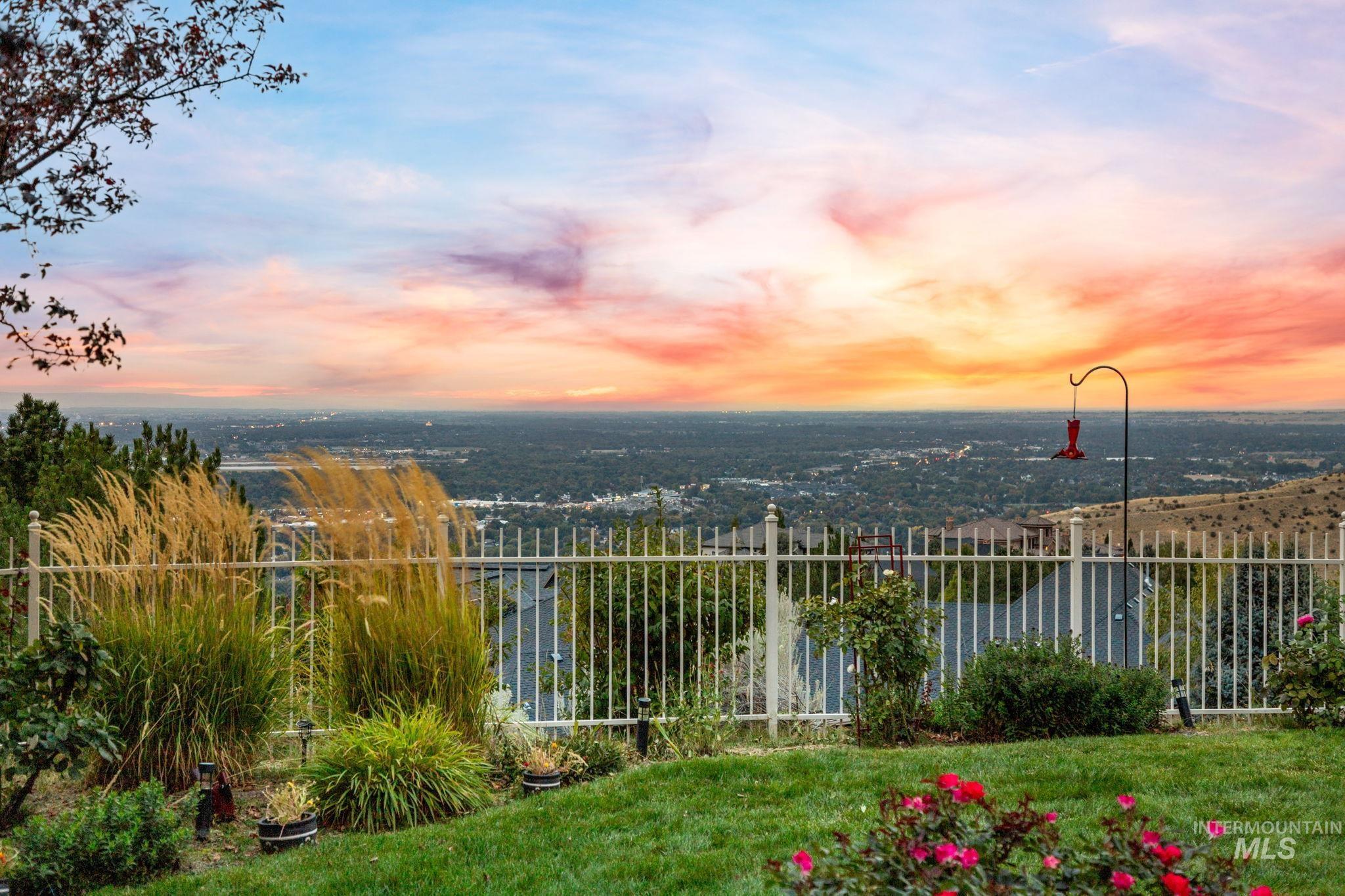 5310 N Quail Summit Way, Boise, Idaho 83703, 4 Bedrooms, 3.5 Bathrooms, Residential For Sale, Price $1,257,000,MLS 99001089
