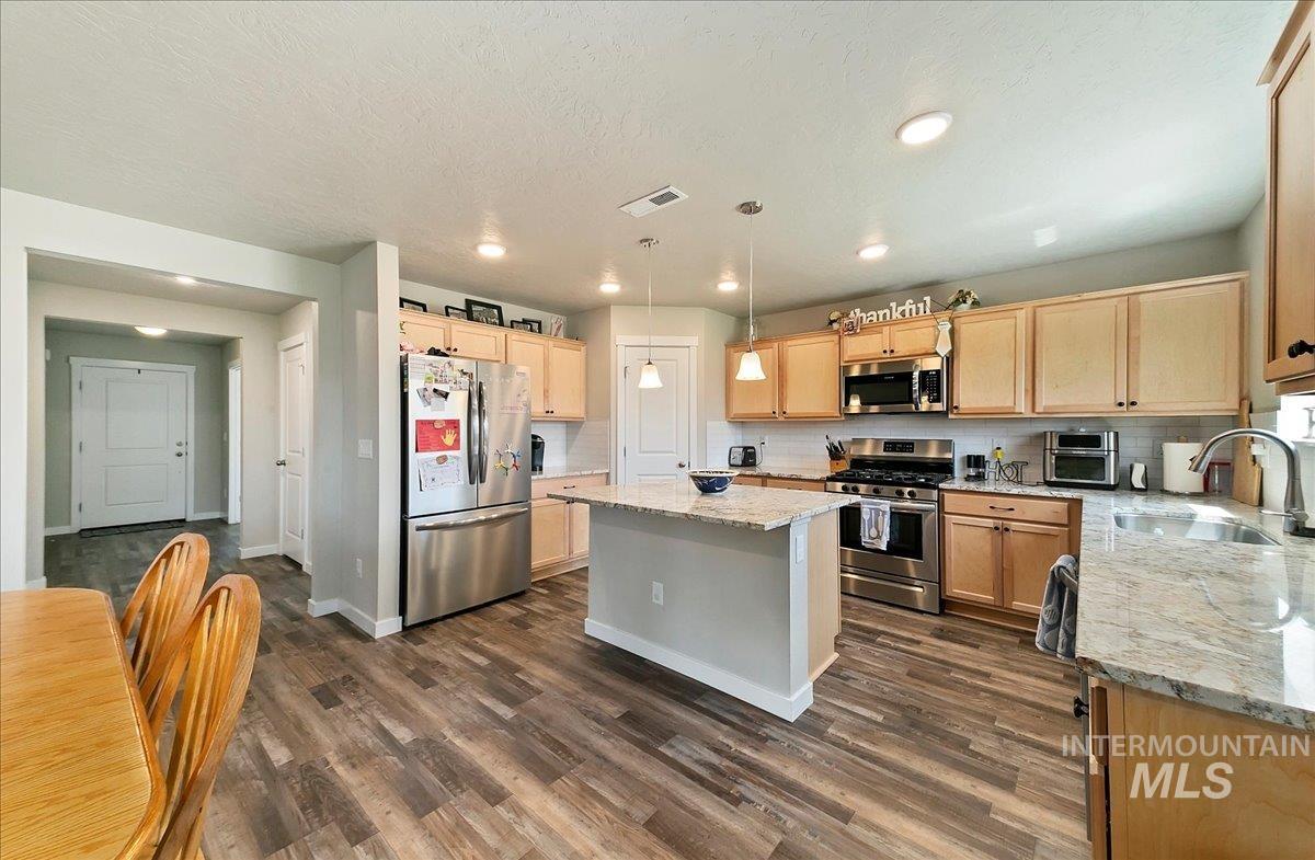 11299 W Taviton St, Nampa, Idaho 83651, 3 Bedrooms, 2.5 Bathrooms, Residential For Sale, Price $429,900, 99001090