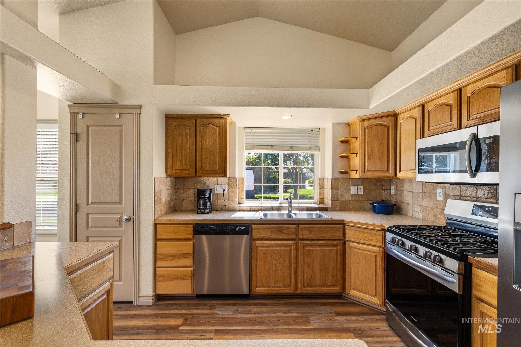 11354 W Mission Pointe Dr, Nampa, Idaho 83651, 3 Bedrooms, 2 Bathrooms, Residential For Sale, Price $399,900, 99001092