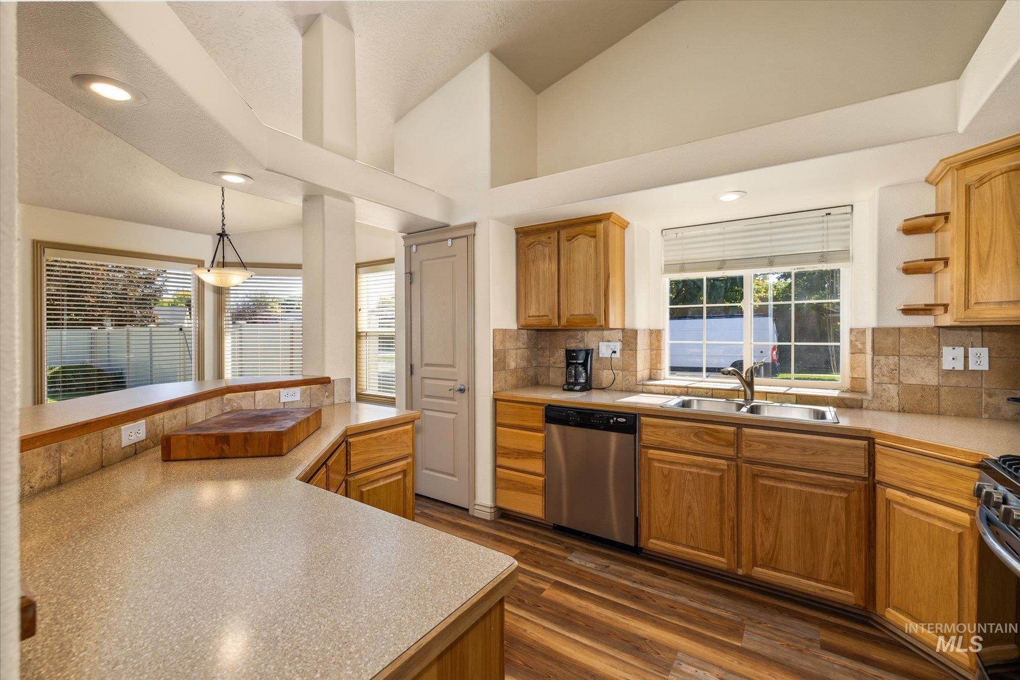 11354 W Mission Pointe Dr, Nampa, Idaho 83651, 3 Bedrooms, 2 Bathrooms, Residential For Sale, Price $399,900, 99001092