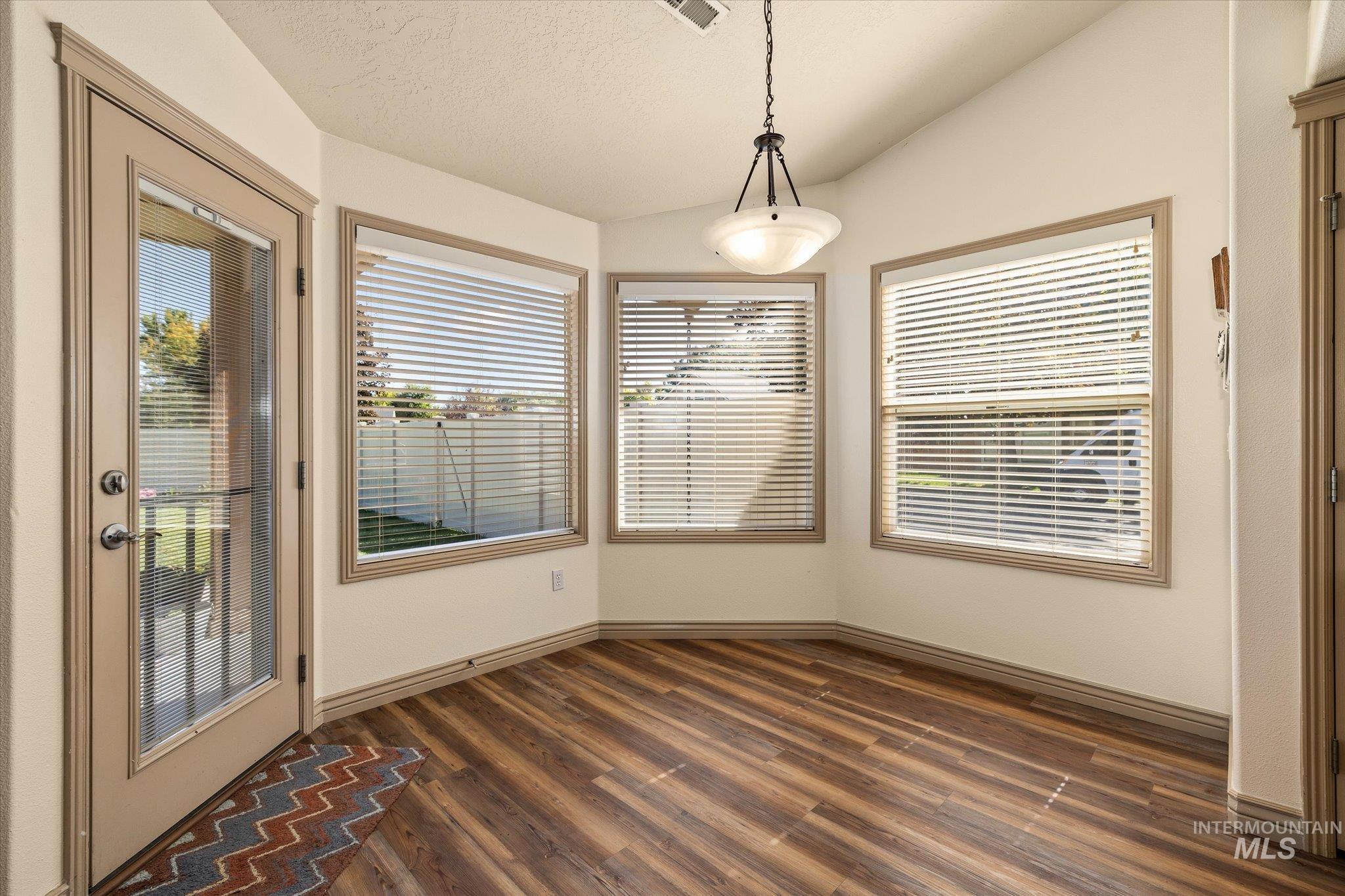 11354 W Mission Pointe Dr, Nampa, Idaho 83651, 3 Bedrooms, 2 Bathrooms, Residential For Sale, Price $399,900, 99001092