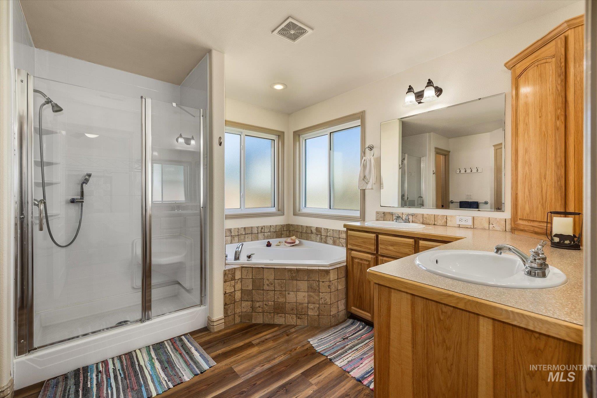 11354 W Mission Pointe Dr, Nampa, Idaho 83651, 3 Bedrooms, 2 Bathrooms, Residential For Sale, Price $399,900, 99001092