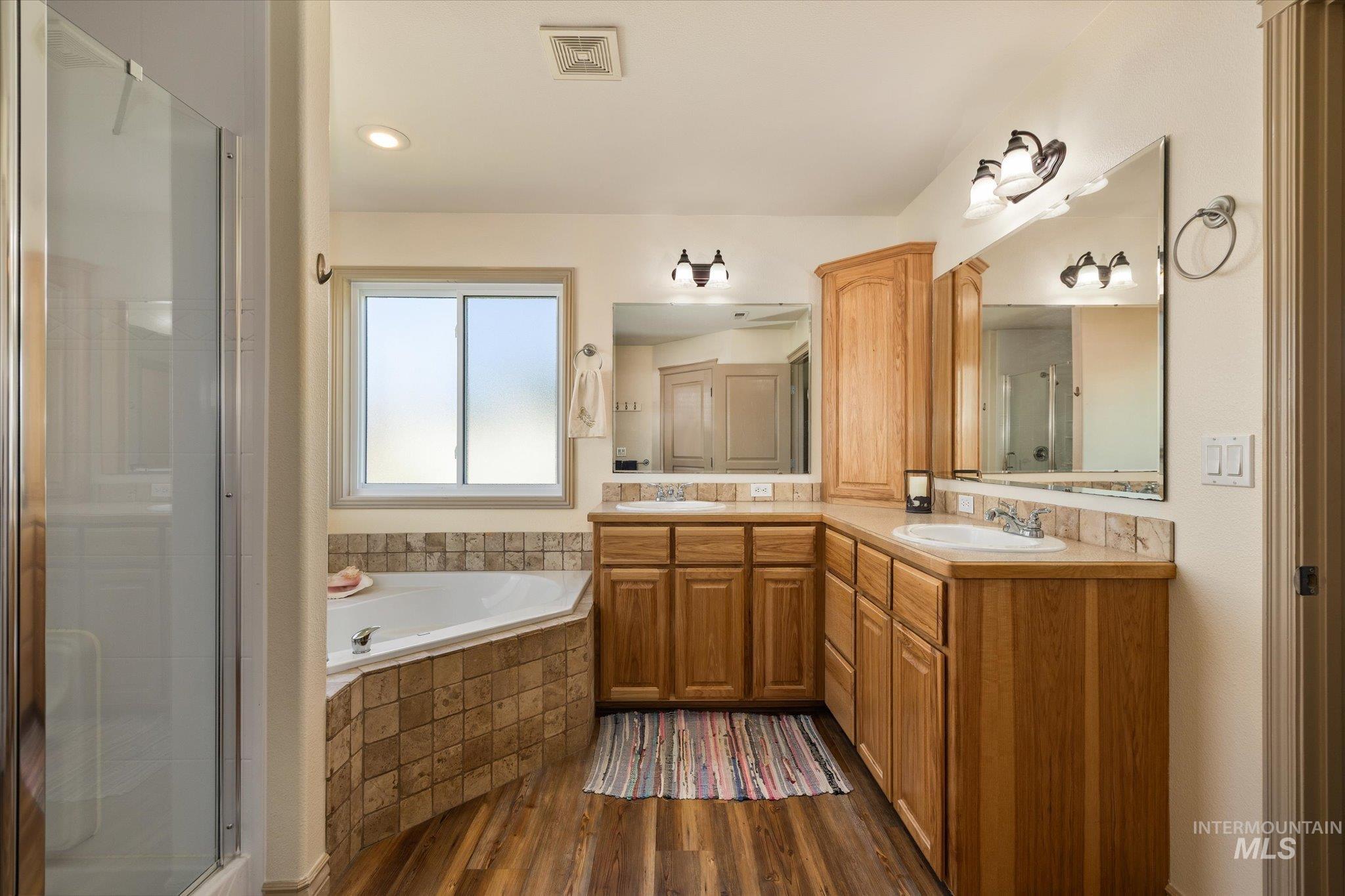 11354 W Mission Pointe Dr, Nampa, Idaho 83651, 3 Bedrooms, 2 Bathrooms, Residential For Sale, Price $399,900, 99001092