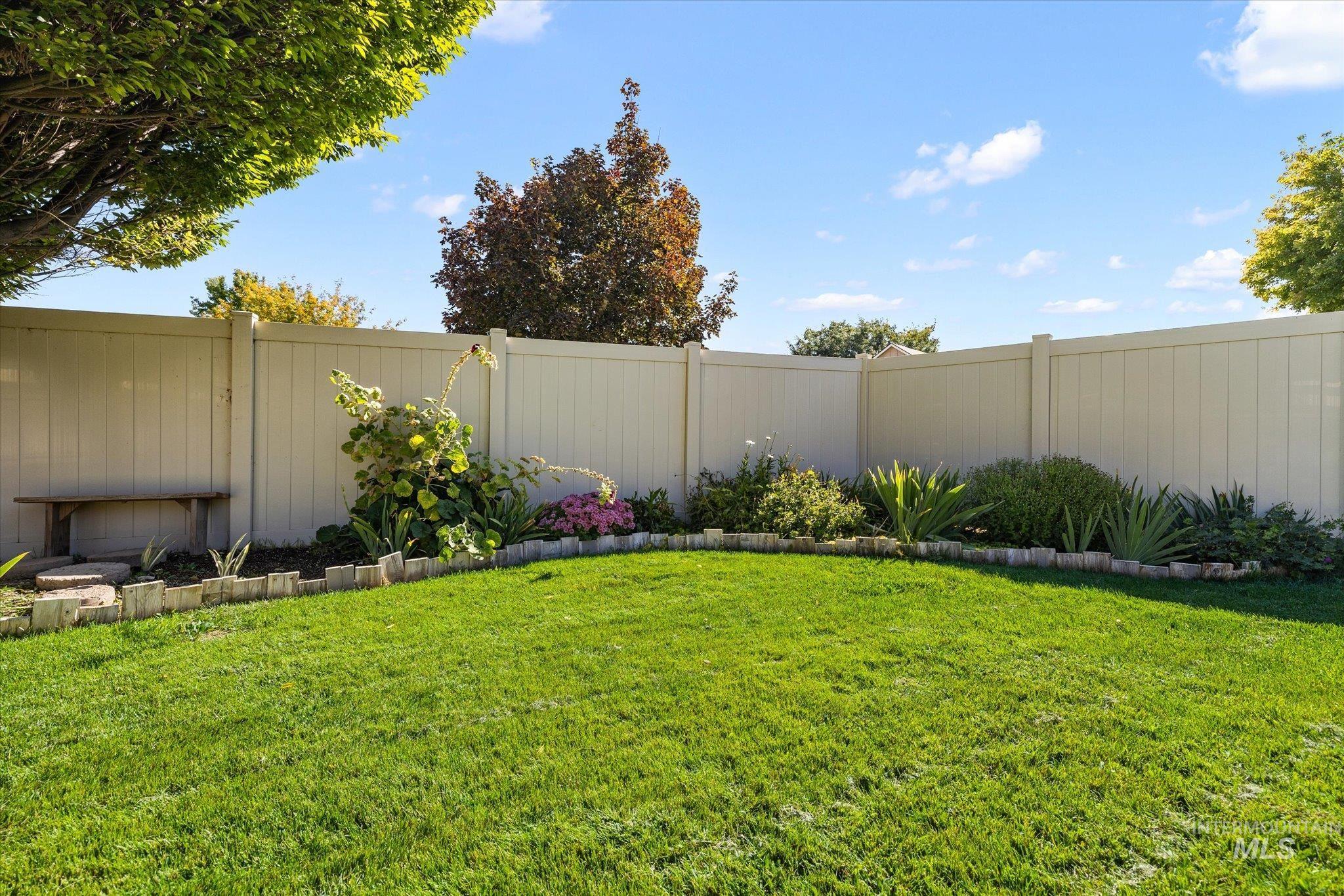 11354 W Mission Pointe Dr, Nampa, Idaho 83651, 3 Bedrooms, 2 Bathrooms, Residential For Sale, Price $399,900, 99001092