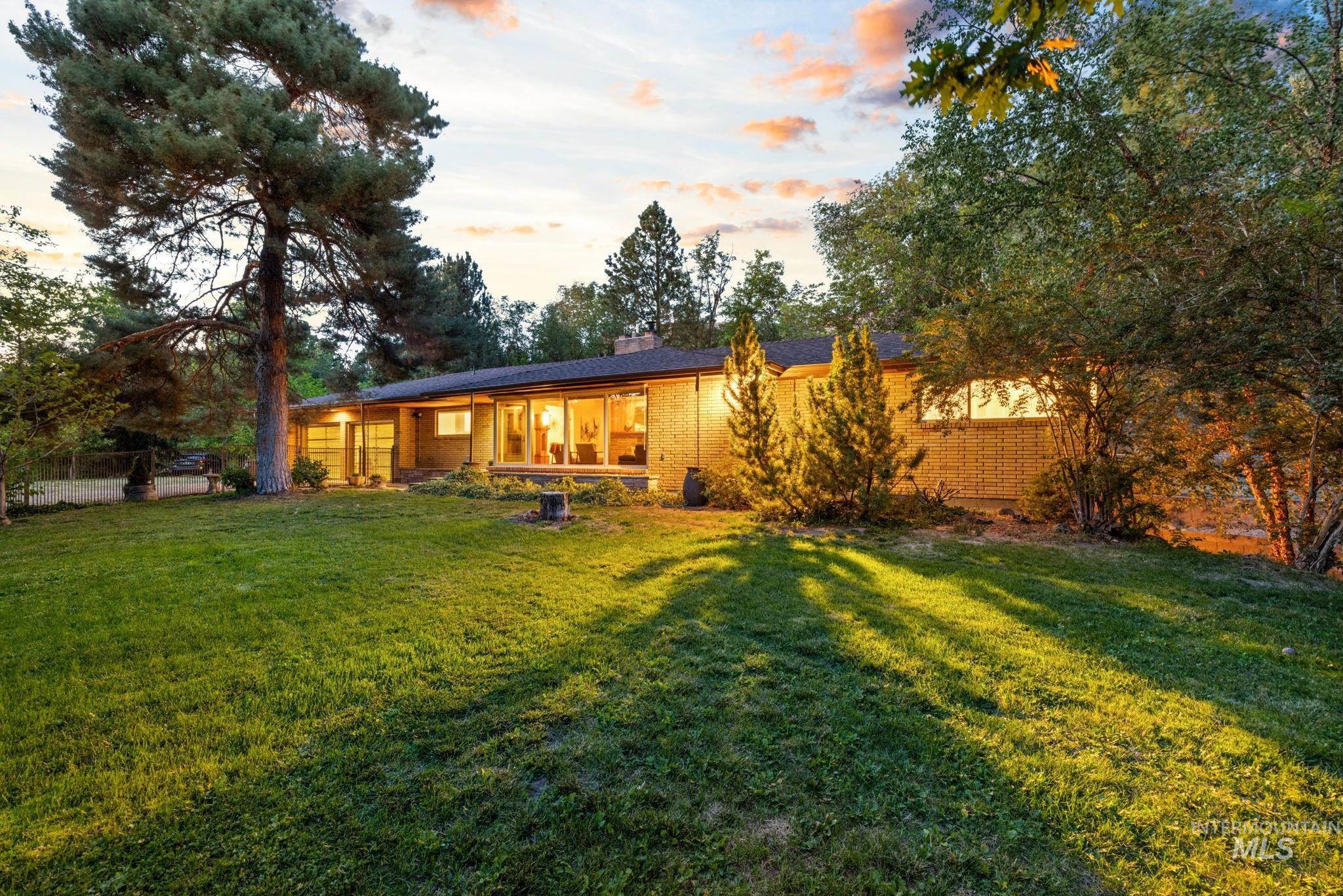 5120 W Outlook Ave, Boise, Idaho 83703, 3 Bedrooms, 3 Bathrooms, Residential For Sale, Price $1,195,000,MLS 99001094