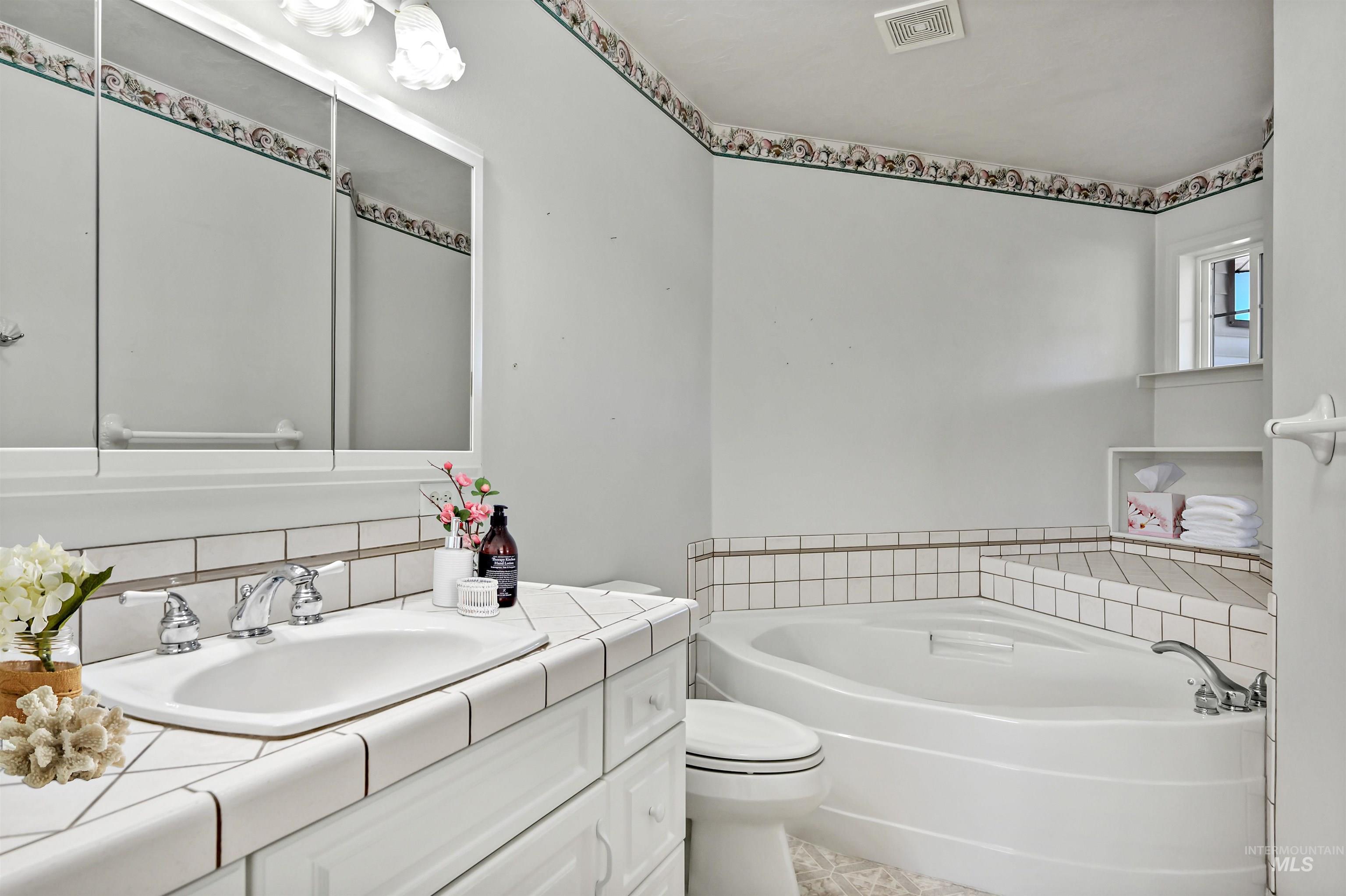 112 Country Lane Loop, Payette, Idaho 83661, 2 Bedrooms, 2 Bathrooms, Residential For Sale, Price $349,900, 99001100