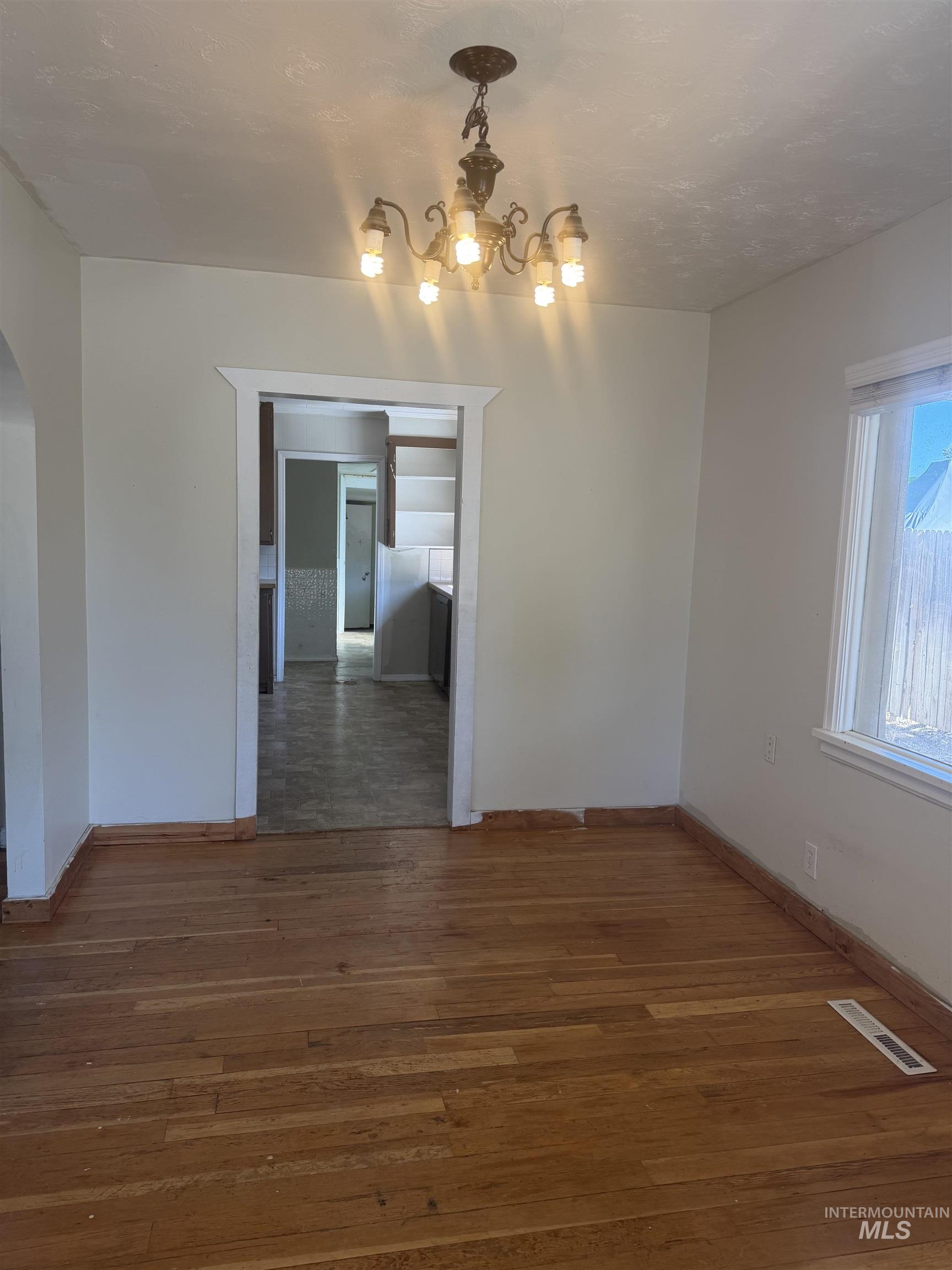 1010 W Avalon St, Kuna, Idaho 83634, 3 Bedrooms, 2 Bathrooms, Residential For Sale, Price $239,900, 99001101