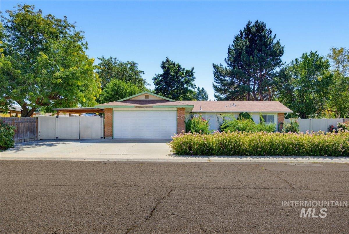 2415 E Colorado Ave, Nampa, Idaho 83686, 3 Bedrooms, 2 Bathrooms, Residential For Sale, Price $285,000, 99001102