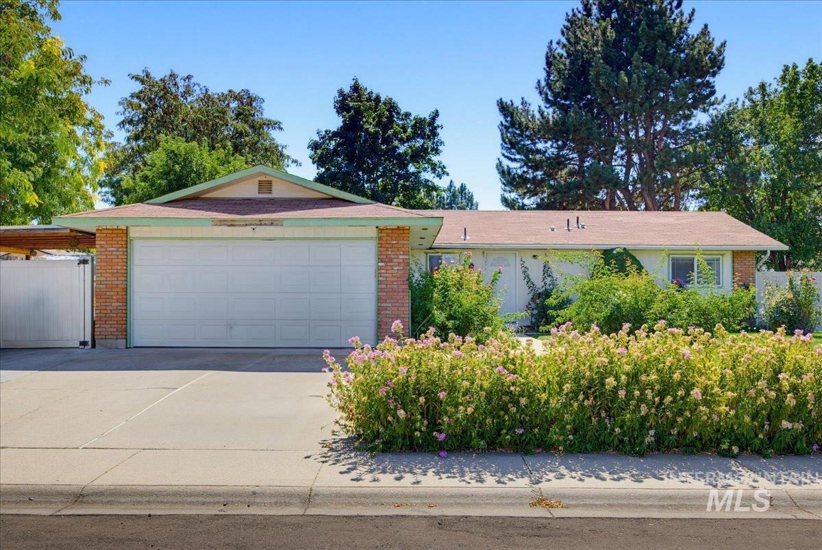 2415 E Colorado Ave, Nampa, Idaho 83686, 3 Bedrooms, 2 Bathrooms, Residential For Sale, Price $285,000, 99001102