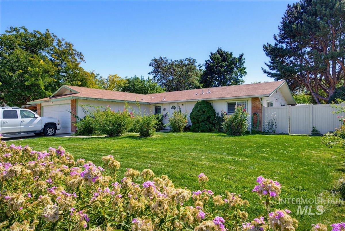 2415 E Colorado Ave, Nampa, Idaho 83686, 3 Bedrooms, 2 Bathrooms, Residential For Sale, Price $285,000, 99001102
