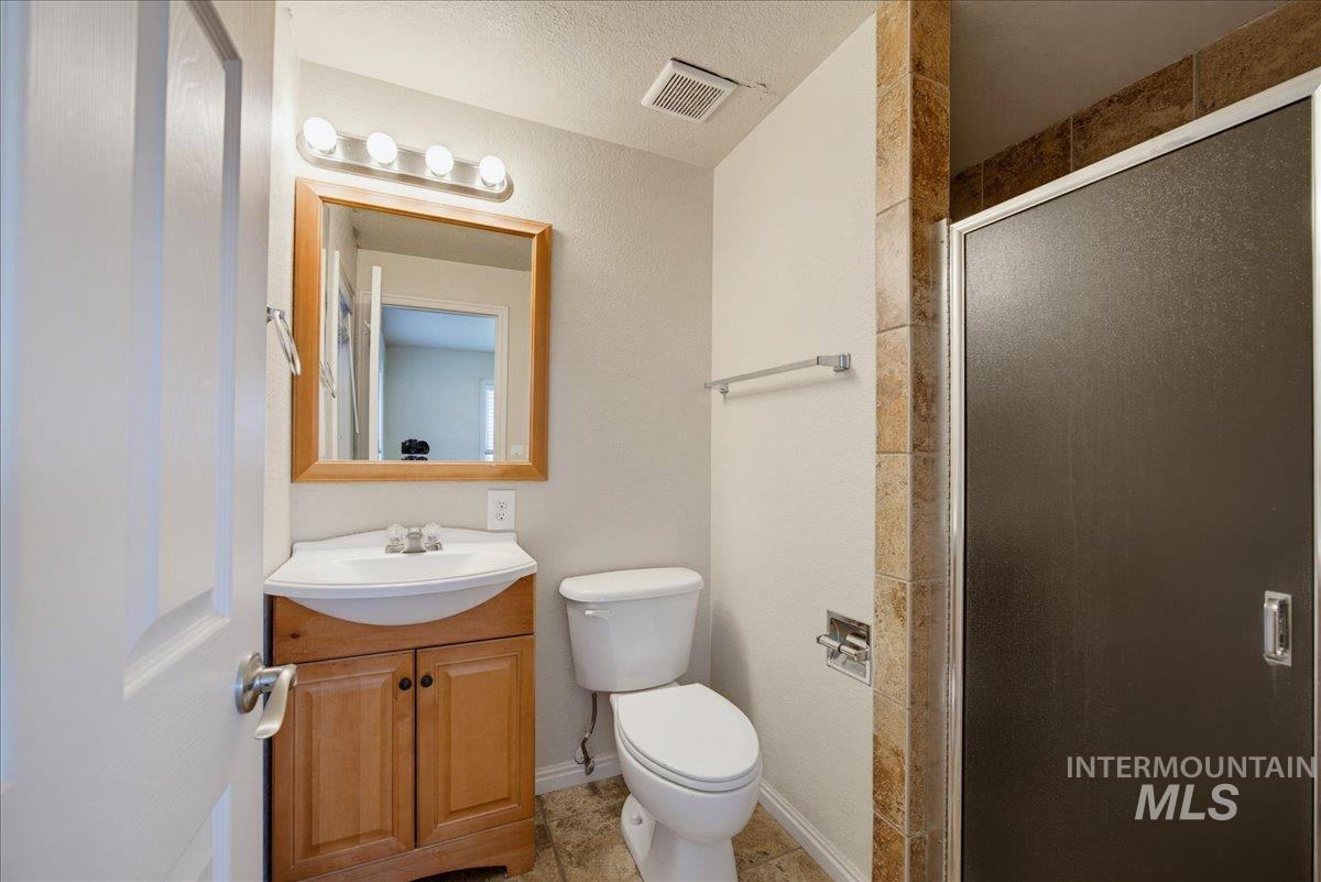 2415 E Colorado Ave, Nampa, Idaho 83686, 3 Bedrooms, 2 Bathrooms, Residential For Sale, Price $285,000, 99001102