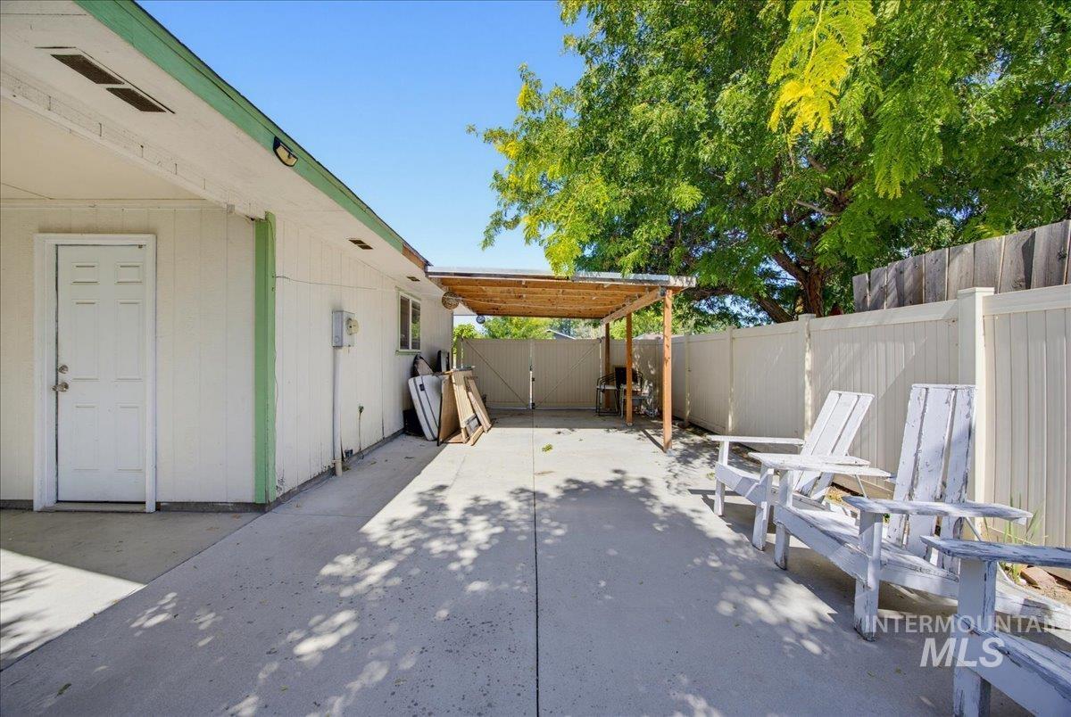 2415 E Colorado Ave, Nampa, Idaho 83686, 3 Bedrooms, 2 Bathrooms, Residential For Sale, Price $285,000, 99001102