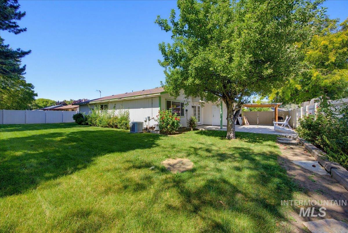 2415 E Colorado Ave, Nampa, Idaho 83686, 3 Bedrooms, 2 Bathrooms, Residential For Sale, Price $285,000, 99001102