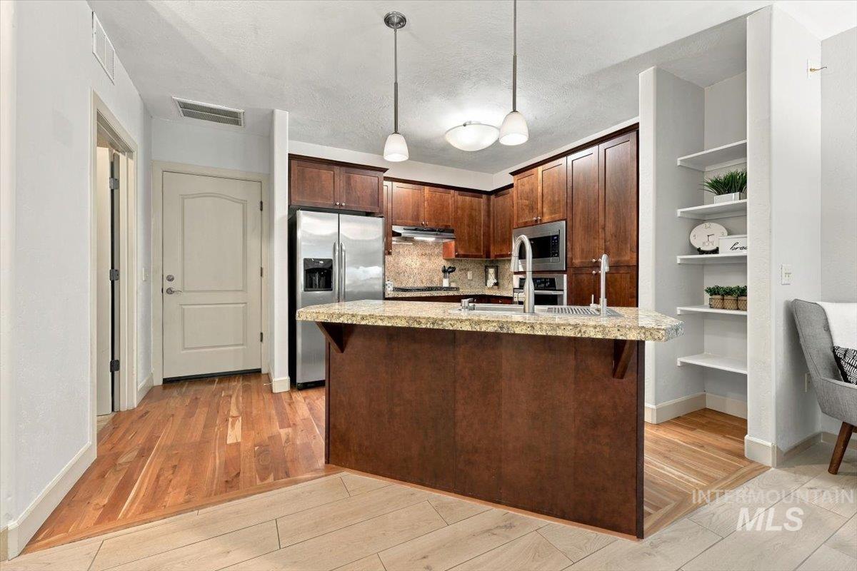 1144 E Winding Creek Dr, Eagle, Idaho 83616, 2 Bedrooms, 1.5 Bathrooms, Residential For Sale, Price $394,900, 99001103