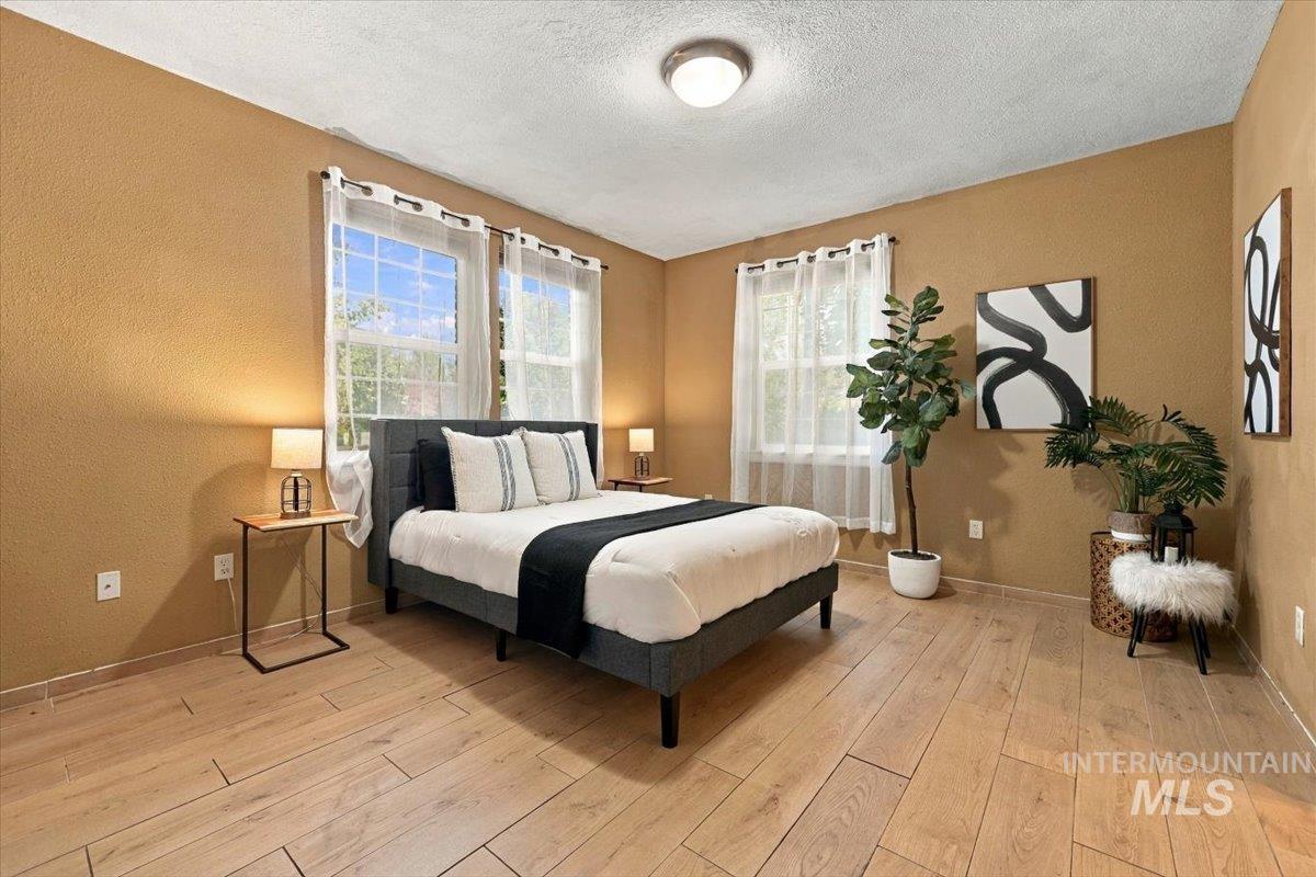 1144 E Winding Creek Dr, Eagle, Idaho 83616, 2 Bedrooms, 1.5 Bathrooms, Residential For Sale, Price $394,900, 99001103