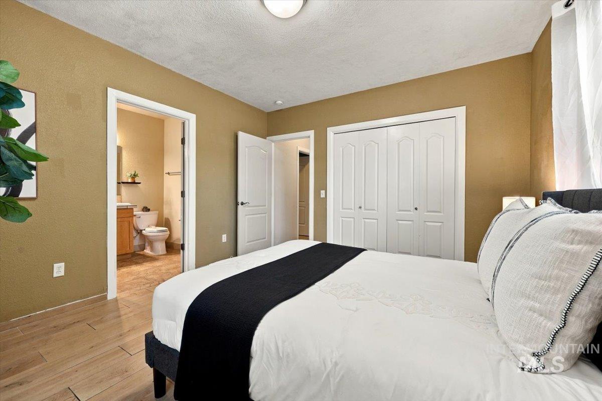 1144 E Winding Creek Dr, Eagle, Idaho 83616, 2 Bedrooms, 1.5 Bathrooms, Residential For Sale, Price $394,900, 99001103
