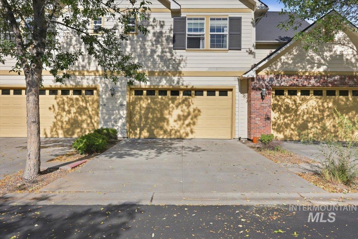 1144 E Winding Creek Dr, Eagle, Idaho 83616, 2 Bedrooms, 1.5 Bathrooms, Residential For Sale, Price $394,900, 99001103
