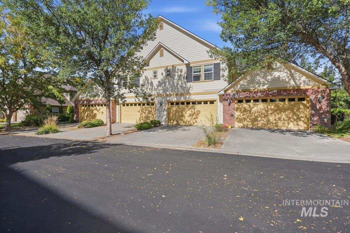 1144 E Winding Creek Dr, Eagle, Idaho 83616, 2 Bedrooms, 1.5 Bathrooms, Residential For Sale, Price $394,900, 99001103