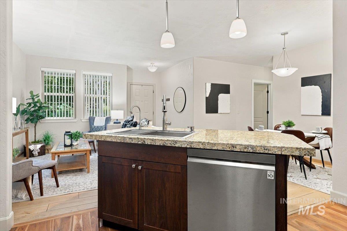 1144 E Winding Creek Dr, Eagle, Idaho 83616, 2 Bedrooms, 1.5 Bathrooms, Residential For Sale, Price $394,900, 99001103