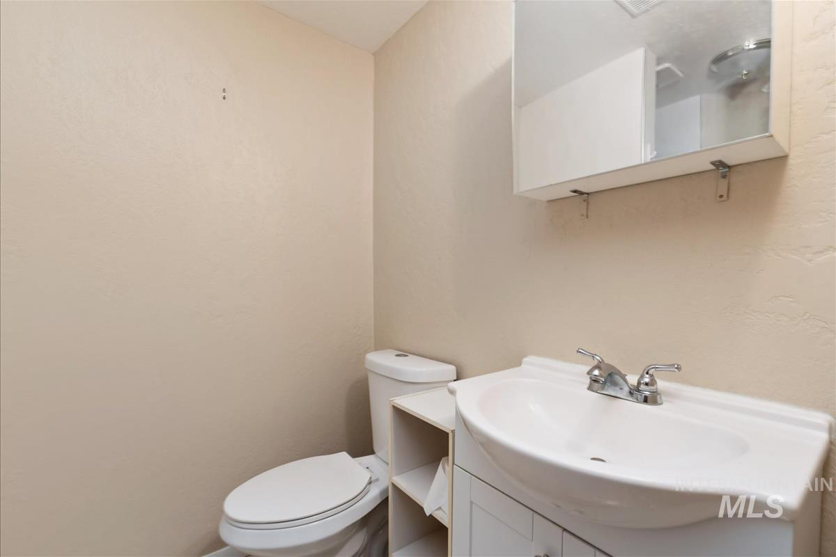 3826 W Pasadena Dr, Boise, Idaho 83705, 3 Bedrooms, 2 Bathrooms, Residential For Sale, Price $449,000, 99001106
