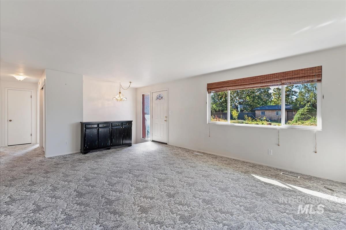 3826 W Pasadena Dr, Boise, Idaho 83705, 3 Bedrooms, 2 Bathrooms, Residential For Sale, Price $449,000, 99001106