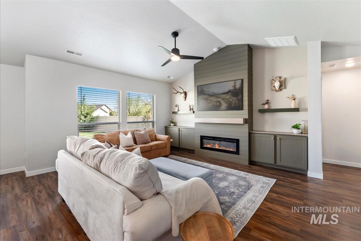 17296 N Nightjar Way, Nampa, Idaho 83687, 4 Bedrooms, 2 Bathrooms, Residential For Sale, Price $419,000, 99001107