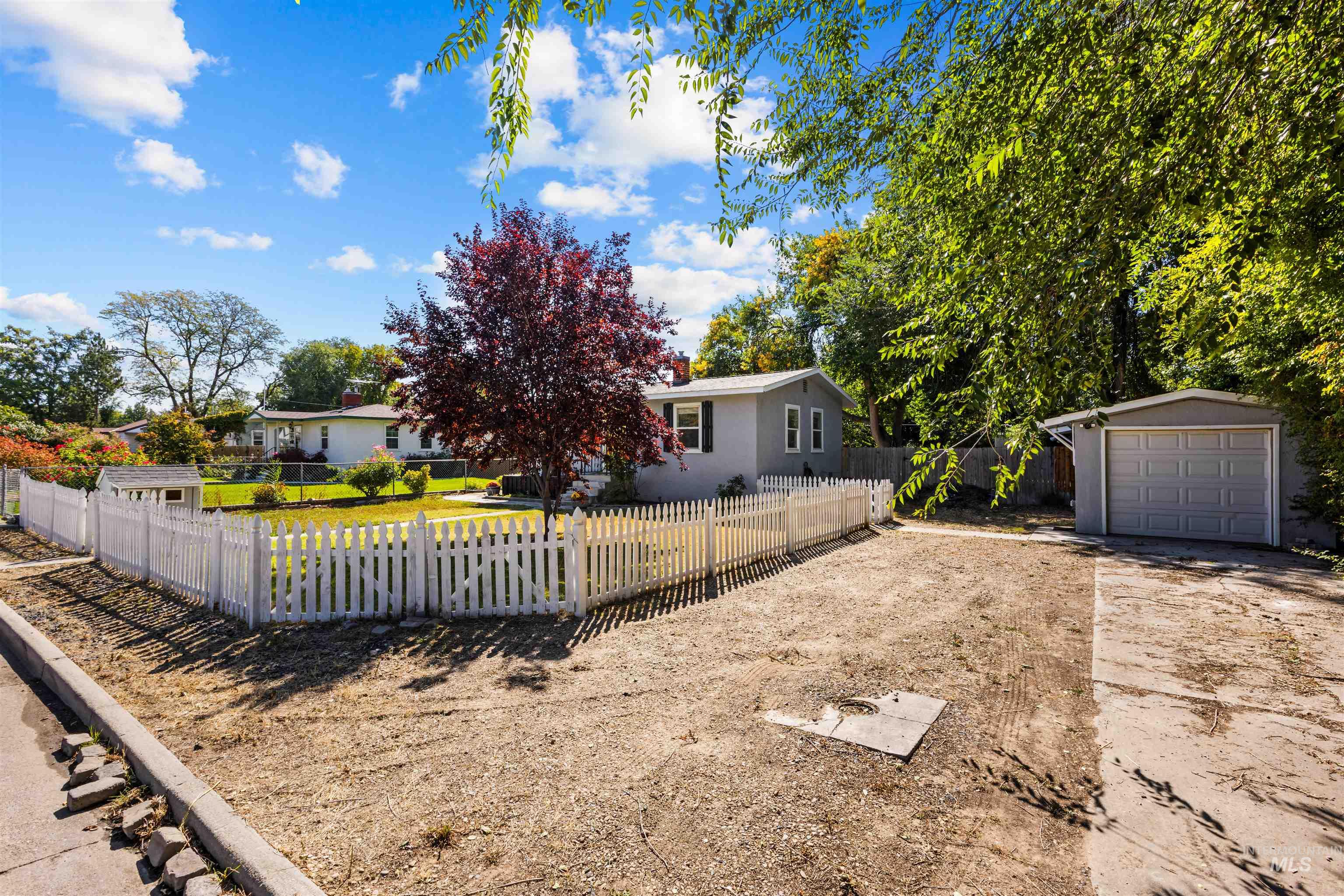 209 W Elm St, Caldwell, Idaho 83605, 3 Bedrooms, 2 Bathrooms, Residential For Sale, Price $350,000, 99001122