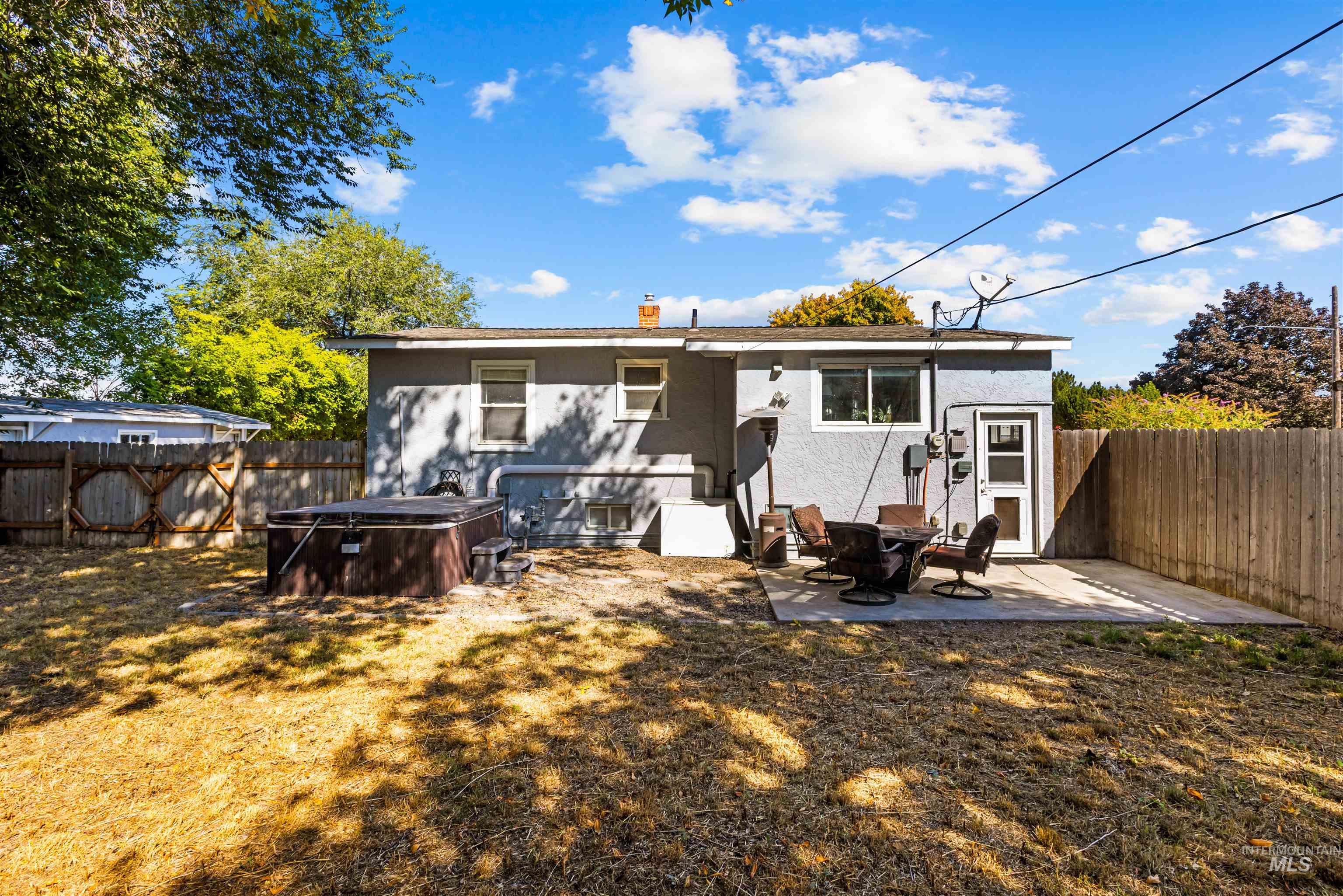 209 W Elm St, Caldwell, Idaho 83605, 3 Bedrooms, 2 Bathrooms, Residential For Sale, Price $350,000, 99001122